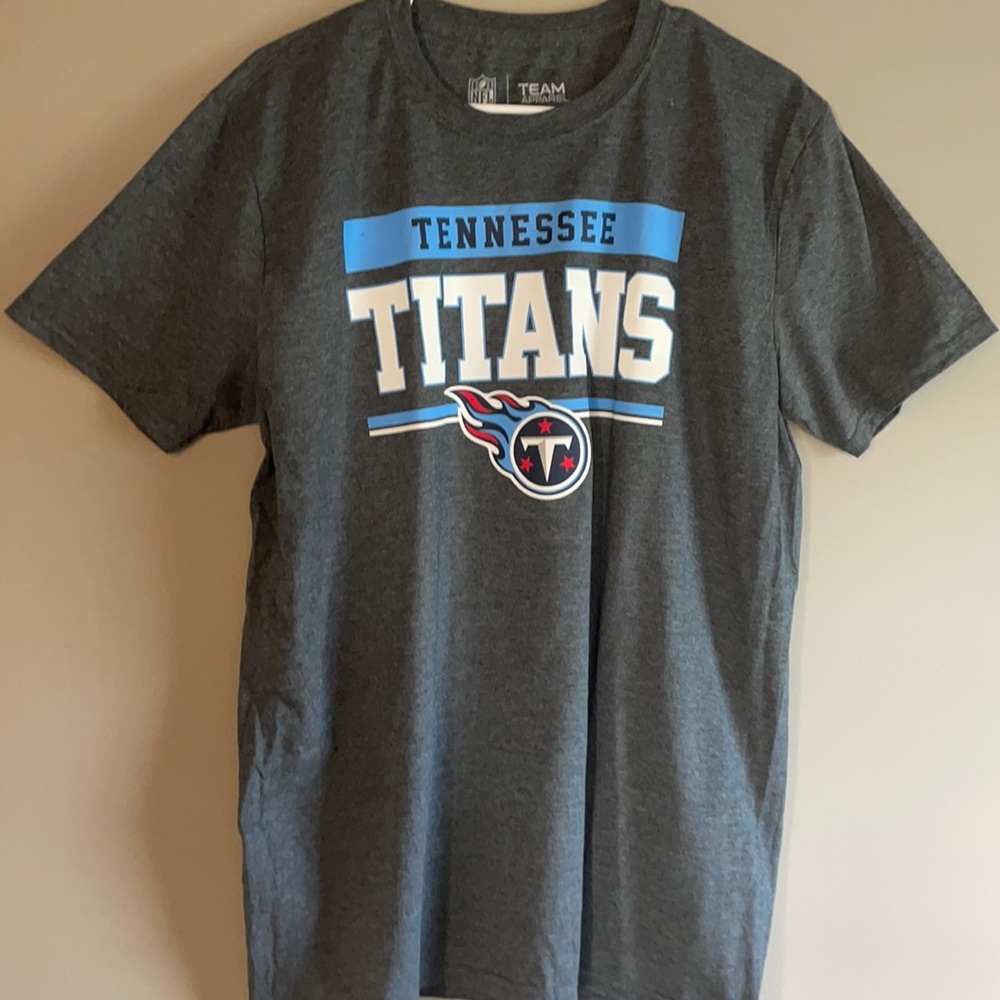 NFL Titans tshirt men’s L